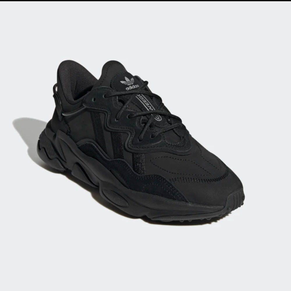 Adidas Ozweego. LIKE NEW